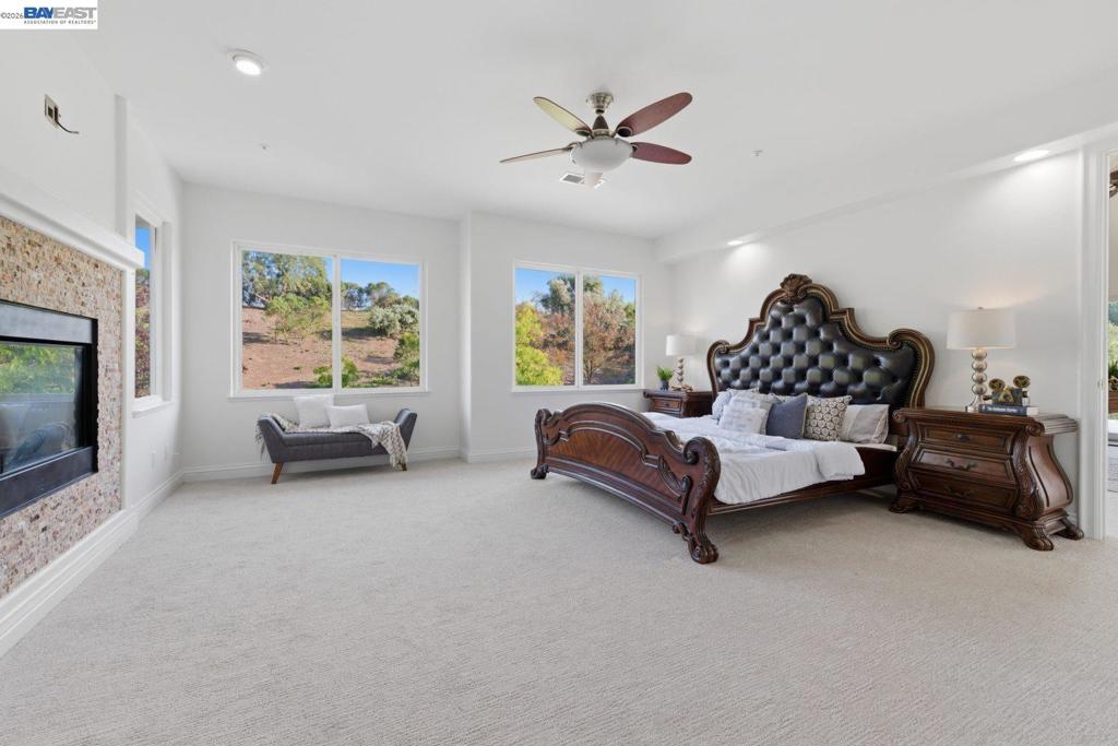 48564 Avalon Heights Ter Property Photo 32