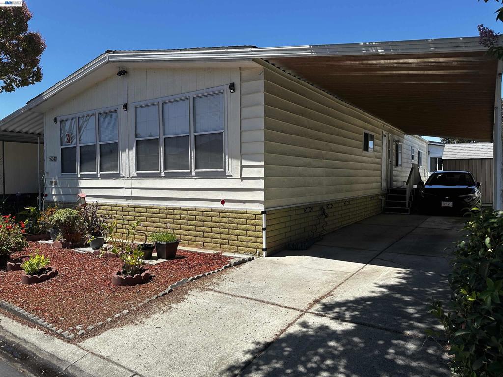 29247 Whalebone Way Property Photo 3