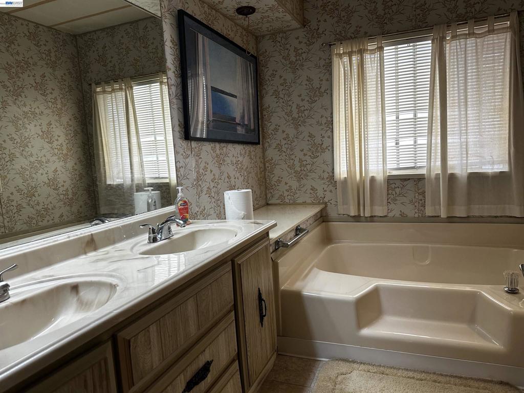 29247 Whalebone Way Property Photo 13