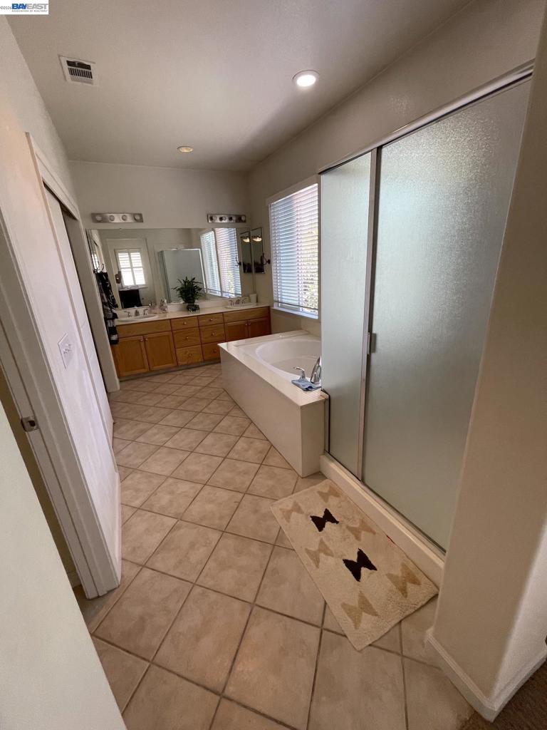6056 Silveroak Cir Property Photo 21