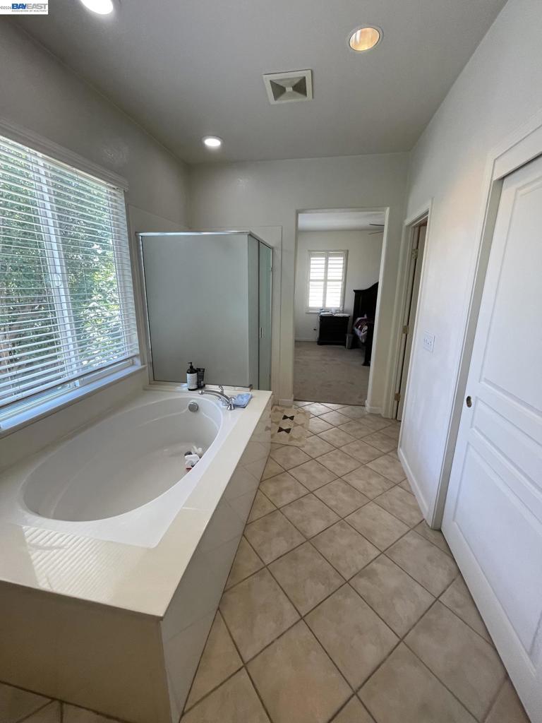 6056 Silveroak Cir Property Photo 23