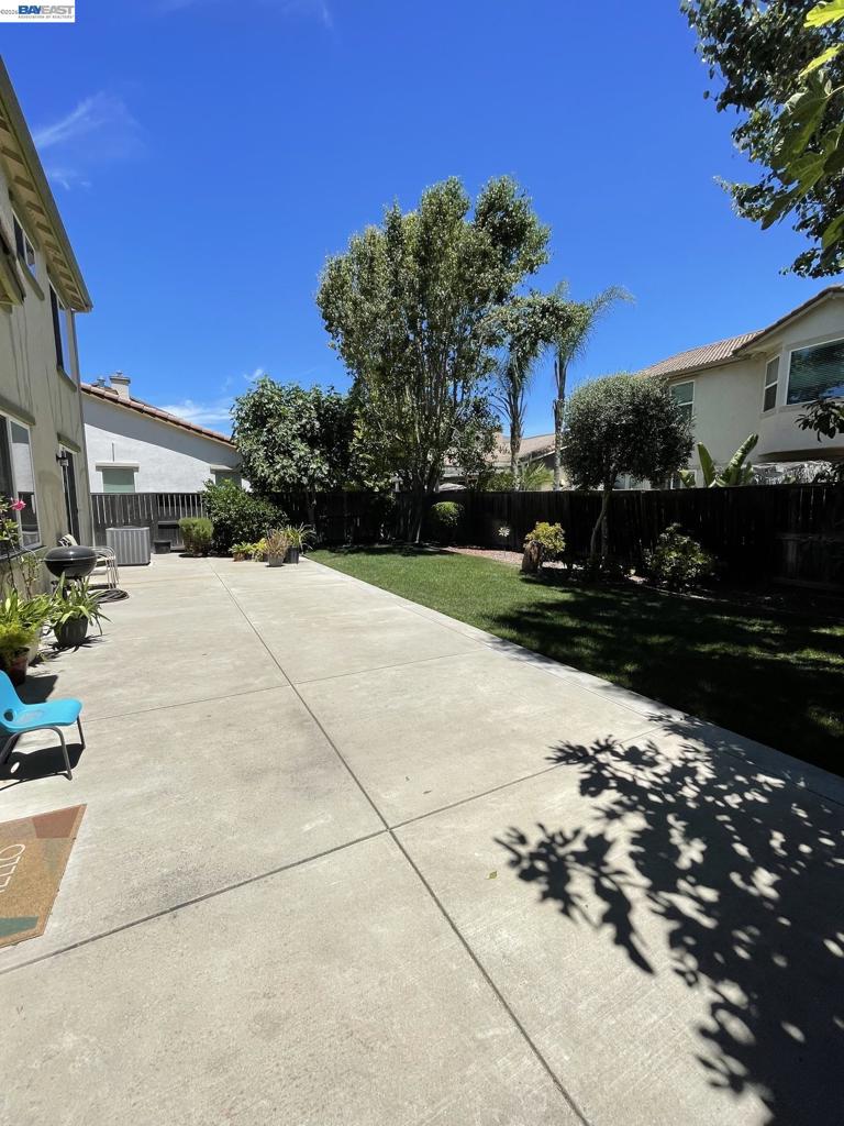 6056 Silveroak Cir Property Photo 24