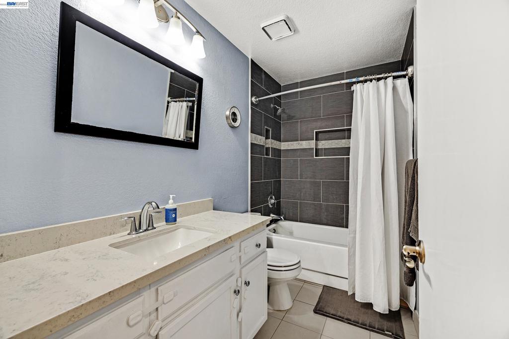 13725 Seagate Dr Property Photo 19