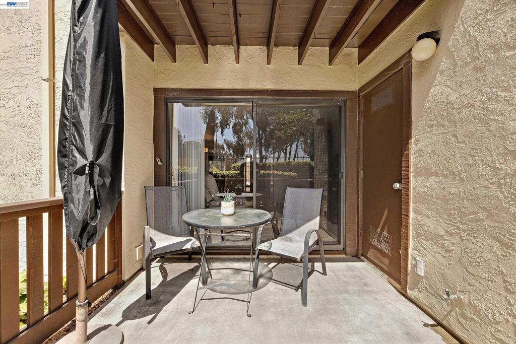 13725 Seagate Dr Property Photo 27