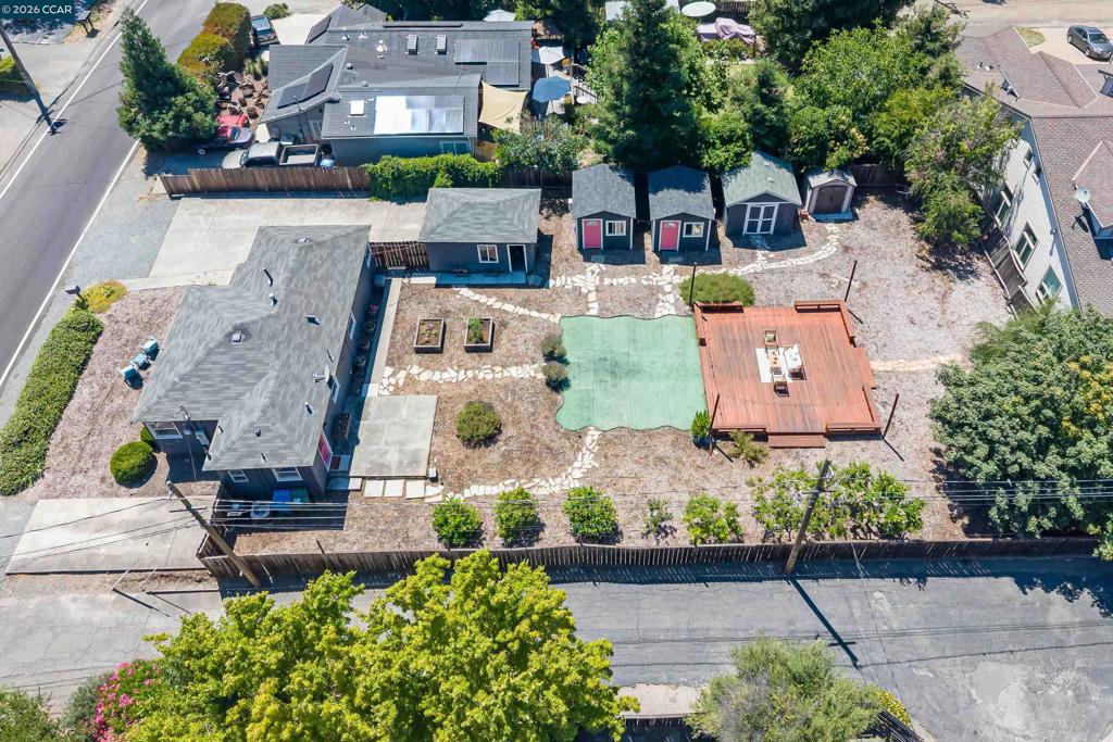 1616 2nd Ave Property Photo 4