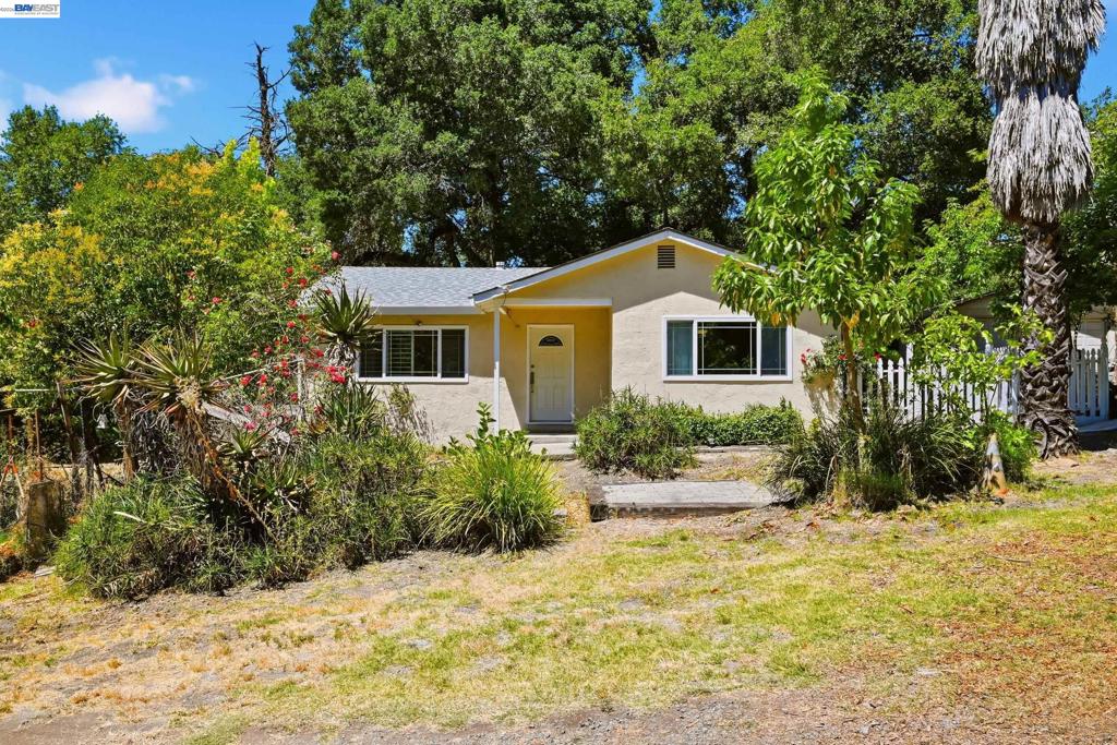 10160 Crow Canyon Rd Property Photo 3