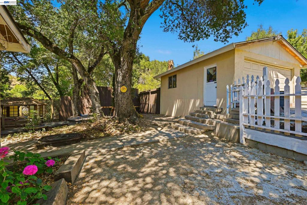 10160 Crow Canyon Rd Property Photo 24