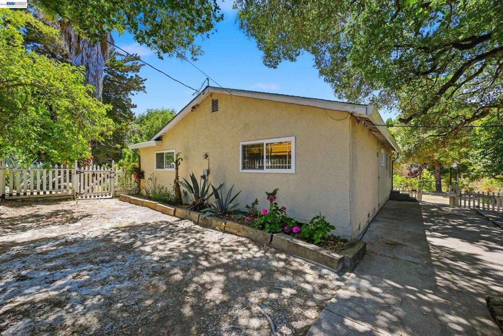 10160 Crow Canyon Rd Property Photo 26