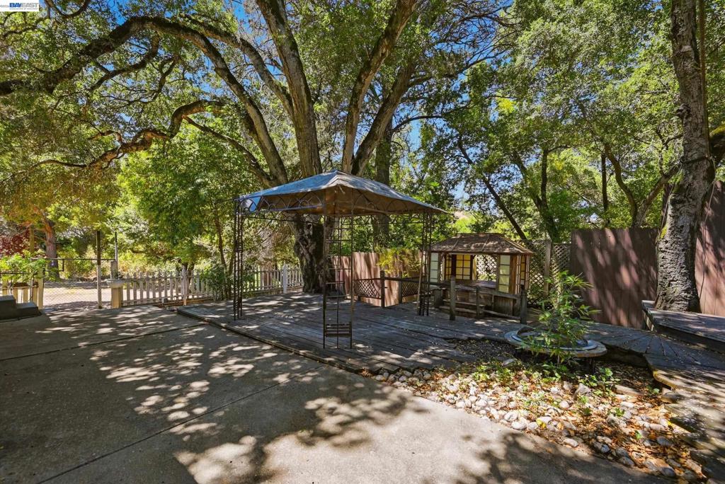 10160 Crow Canyon Rd Property Photo 27