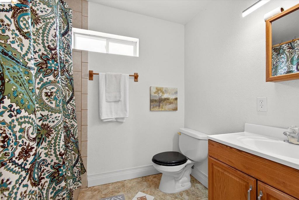 7925 Greenly Dr Property Photo 32