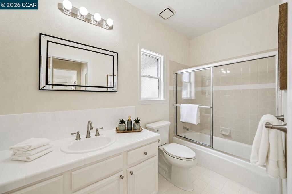 136 Lark Court Property Photo 33