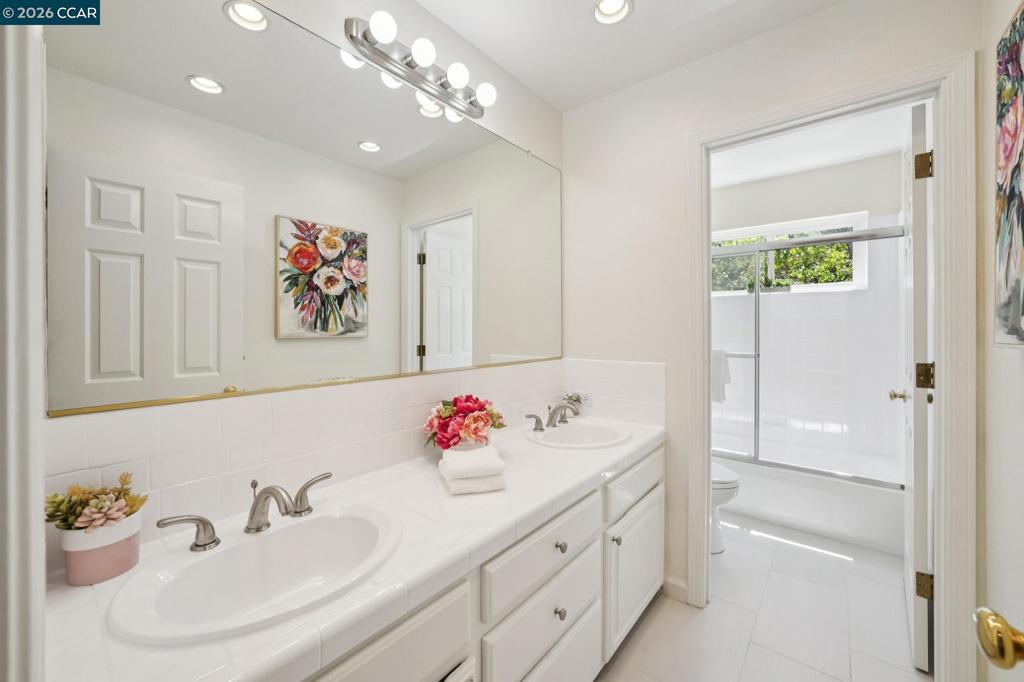 136 Lark Court Property Photo 47