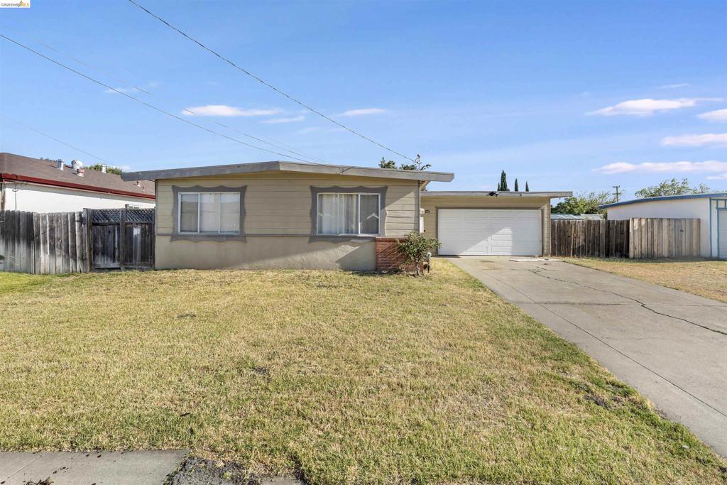 4093 Glenwood St Property Photo 1