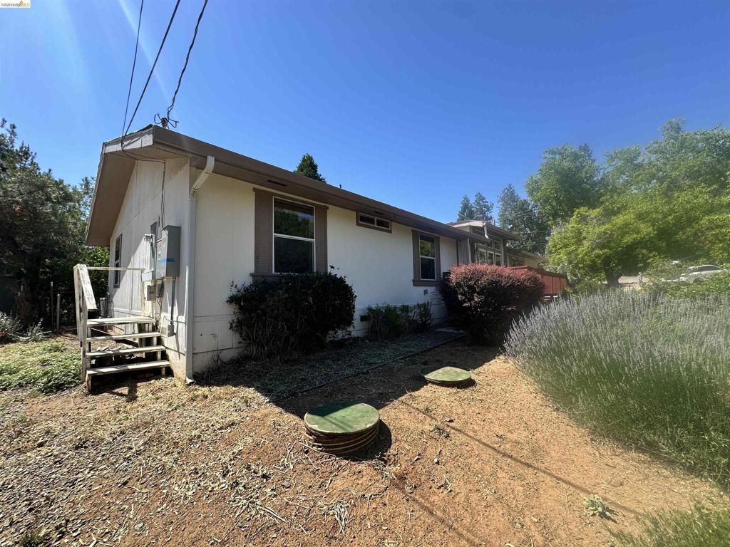 20511 Nob Hill Cir Property Photo 4