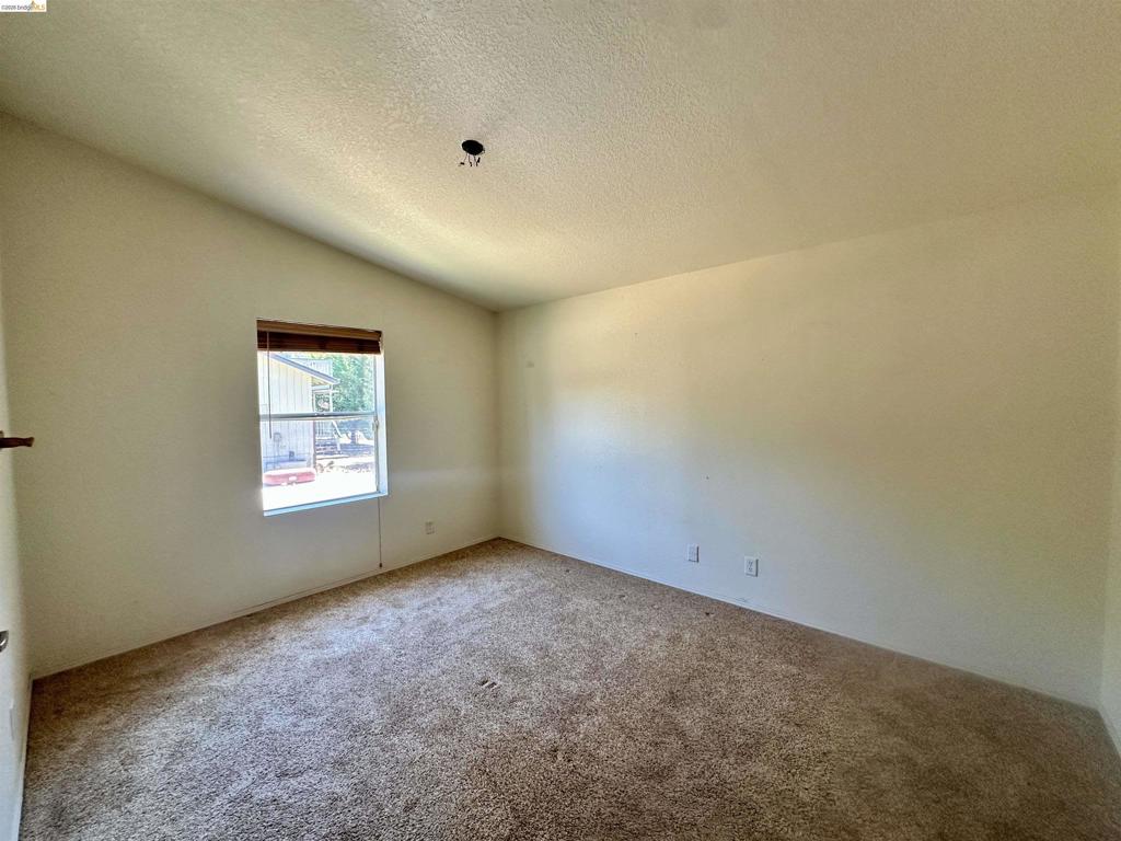 20511 Nob Hill Cir Property Photo 28