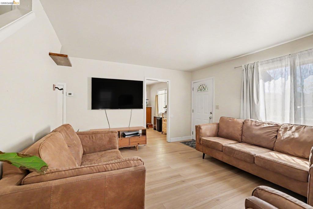 3879 Shasta Cir Property Photo 5