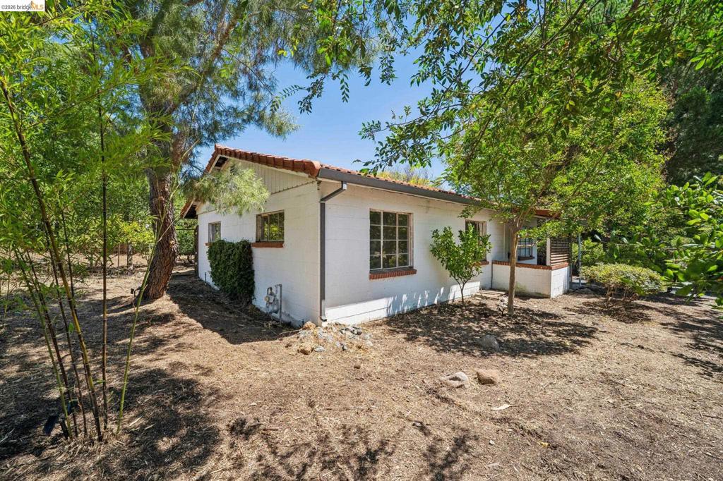 1810 3rd Ave Property Photo 3