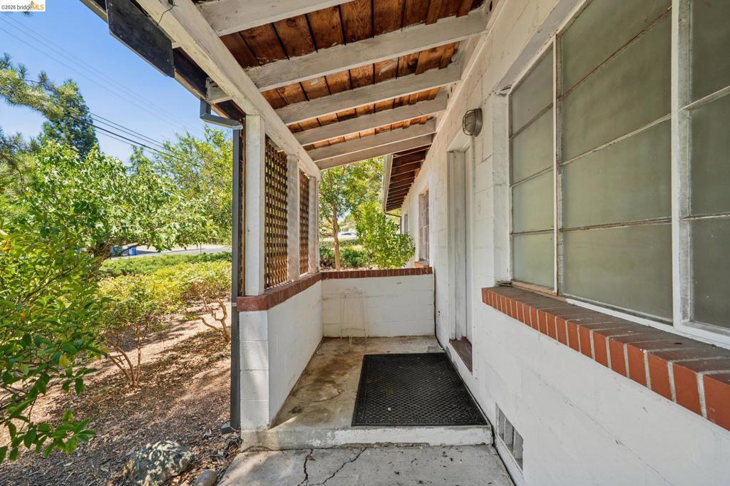 1810 3rd Ave Property Photo 4