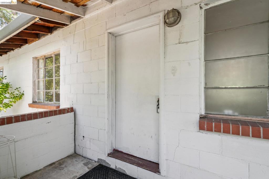 1810 3rd Ave Property Photo 6