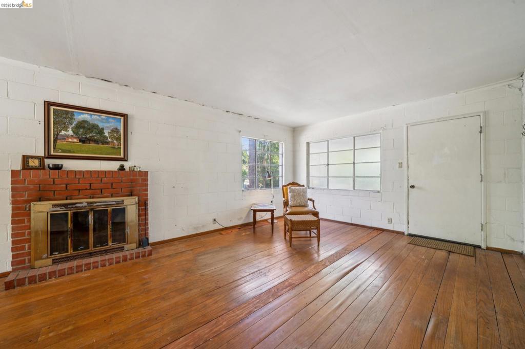 1810 3rd Ave Property Photo 9