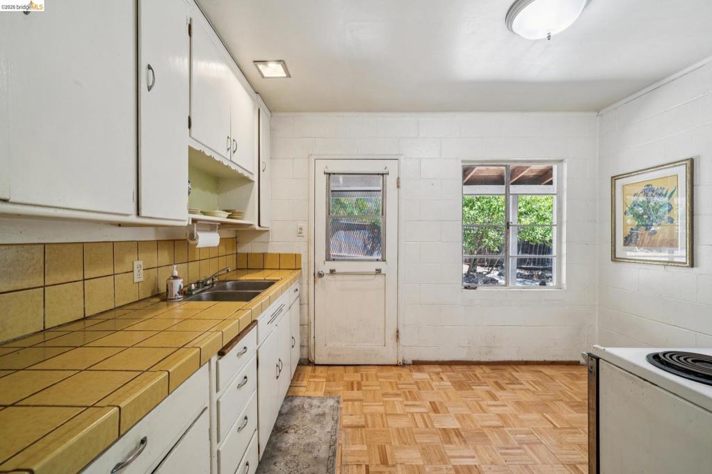 1810 3rd Ave Property Photo 13