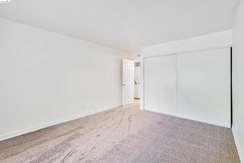 490 N Civic Dr 101 Property Photo 16
