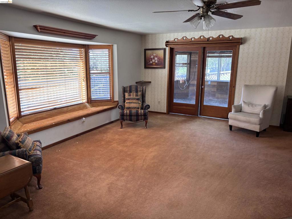 19256 Rockridge Way Property Photo 6