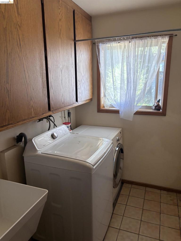 19256 Rockridge Way Property Photo 13