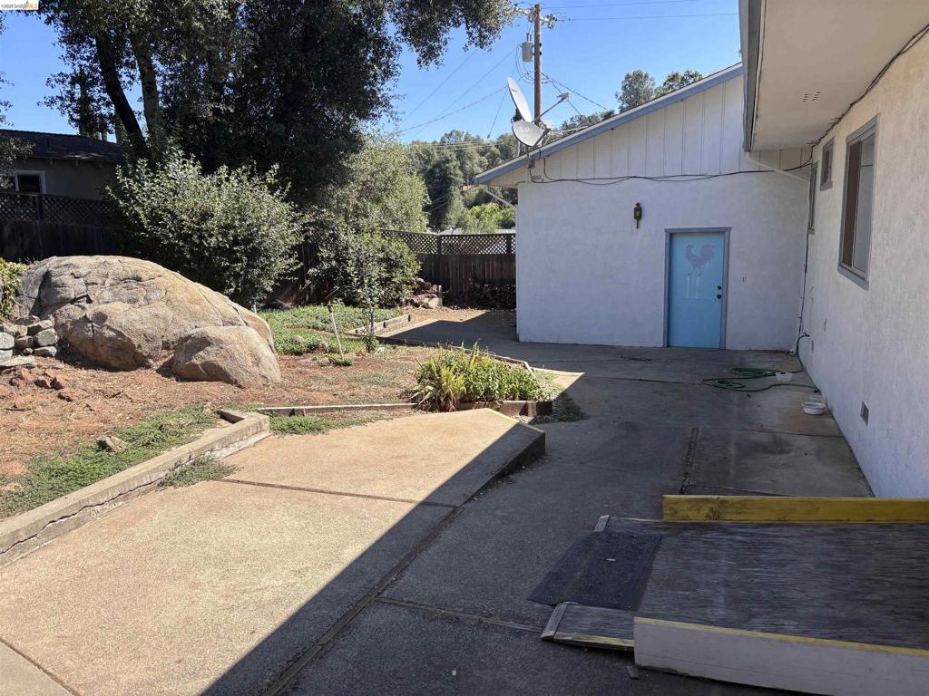 19256 Rockridge Way Property Photo 16
