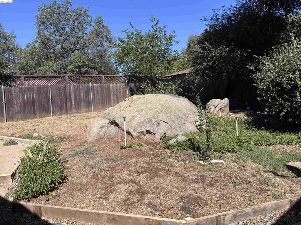 19256 Rockridge Way Property Photo 17