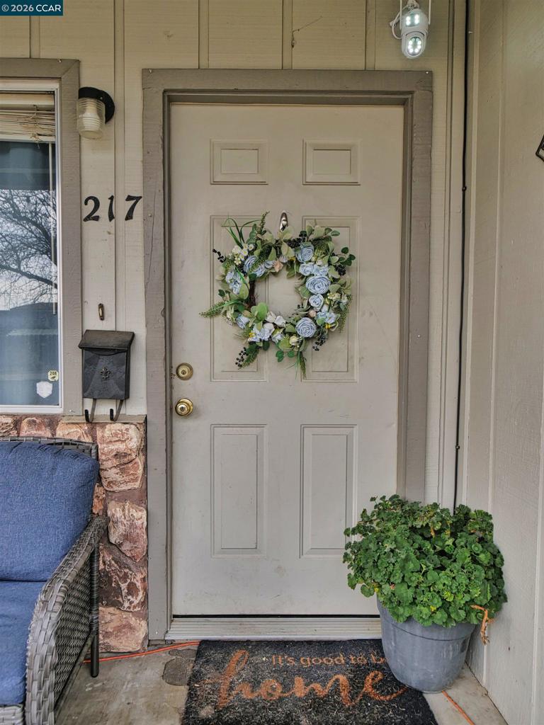 219 Kingston Lane Property Photo 6