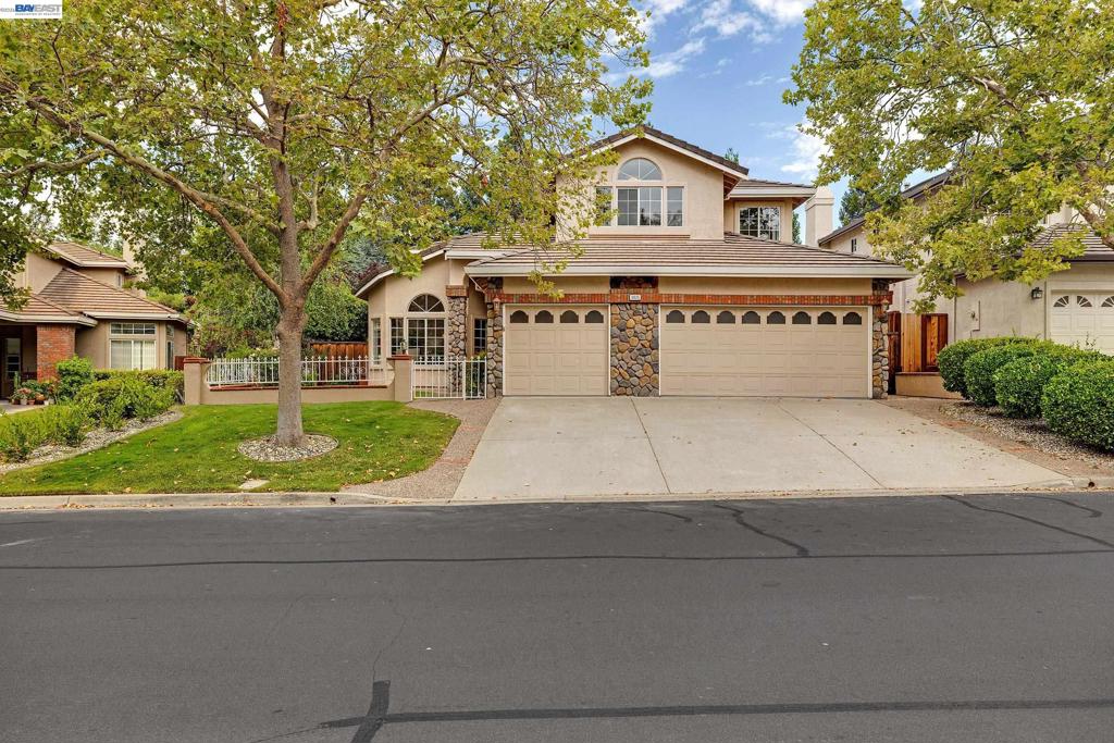 3825 Sheffield Cir Property Photo 1