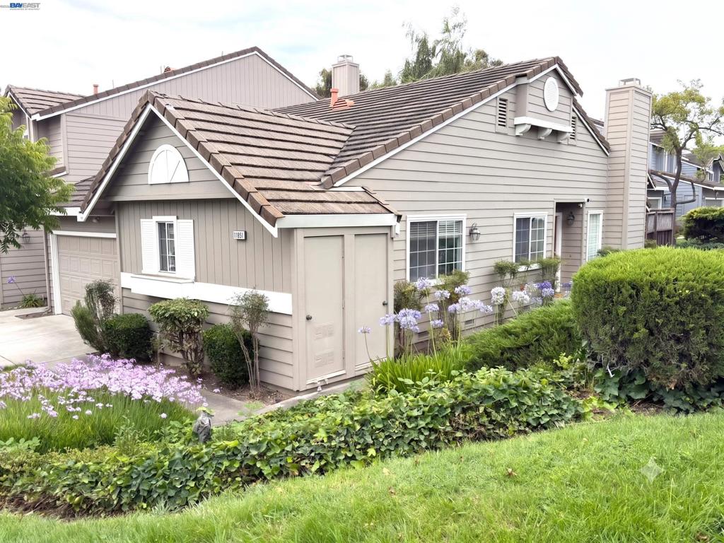 11651 Rolling Hills Pl Property Photo 2