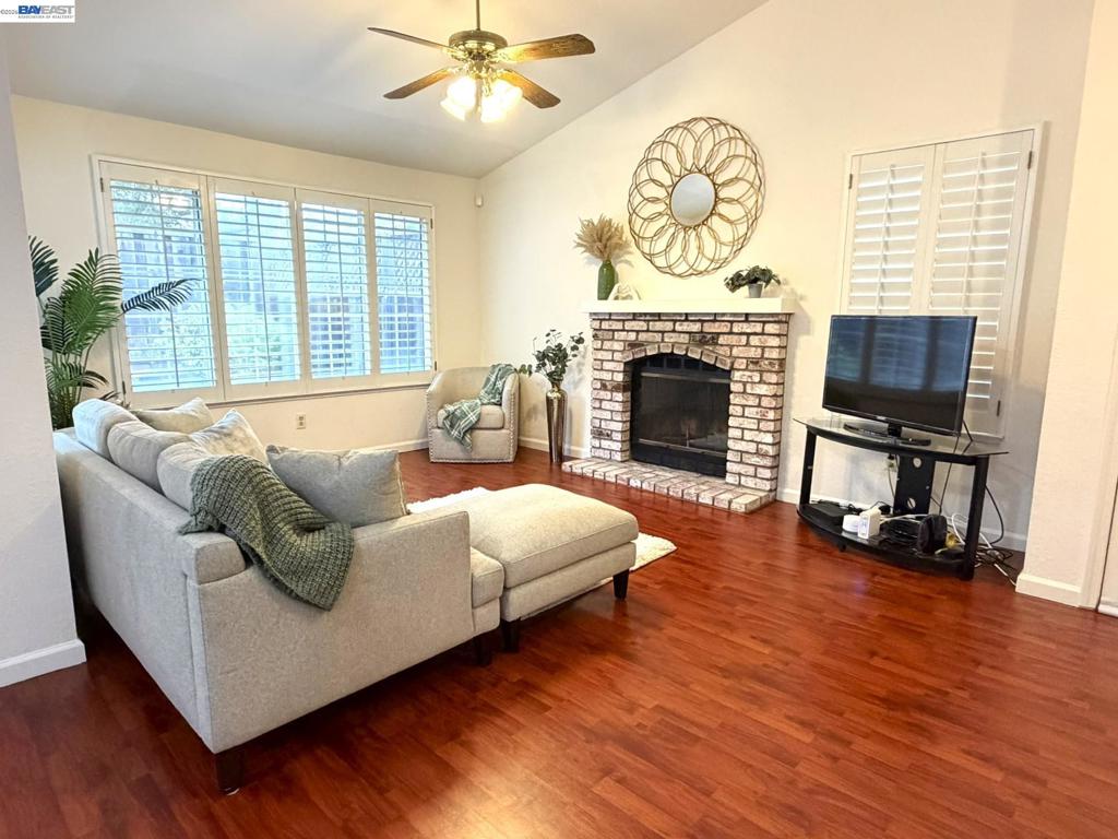 11651 Rolling Hills Pl Property Photo 3