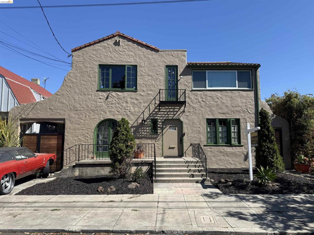 446 37th St Property Photo 1