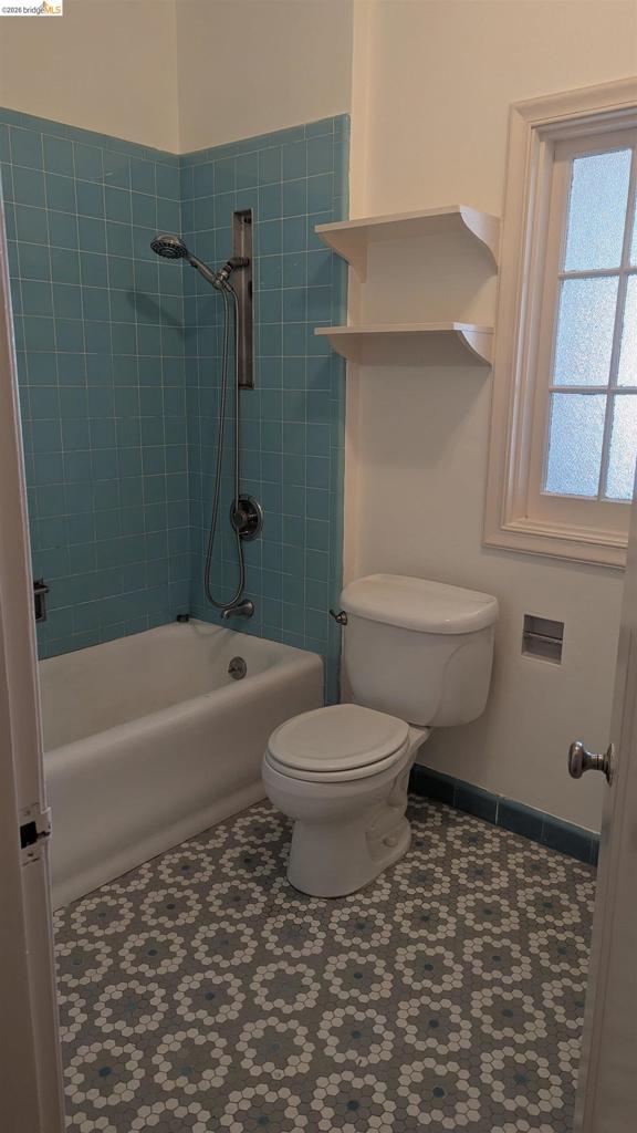 446 37th St Property Photo 25