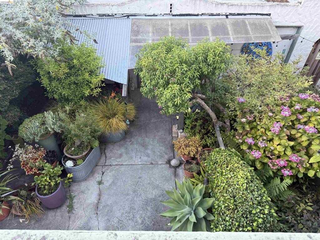446 37th St Property Photo 27
