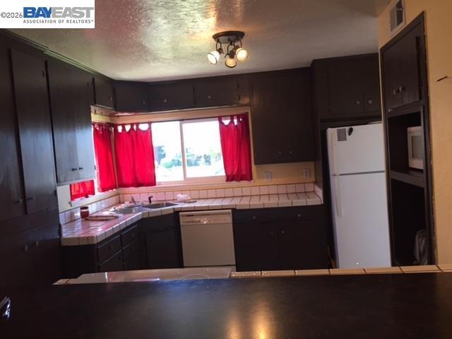 953 7th Property Photo 4