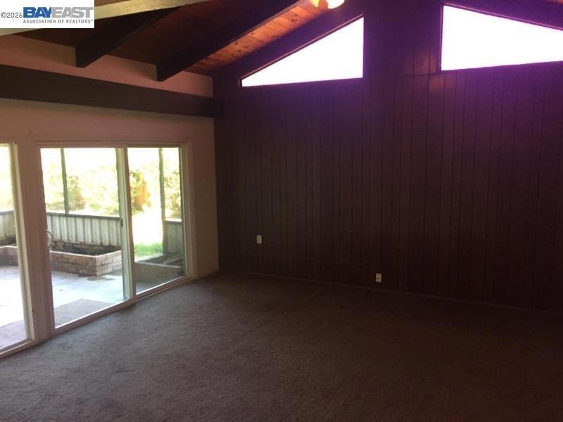 953 7th Property Photo 9