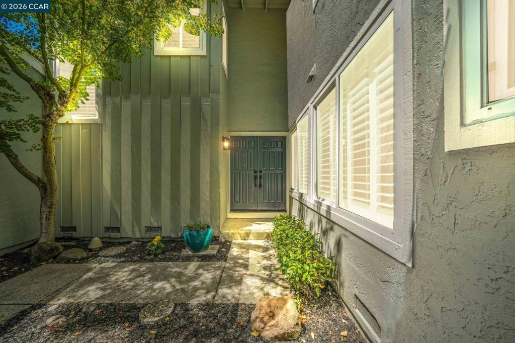 2130 Shoshone Cir Property Photo 6