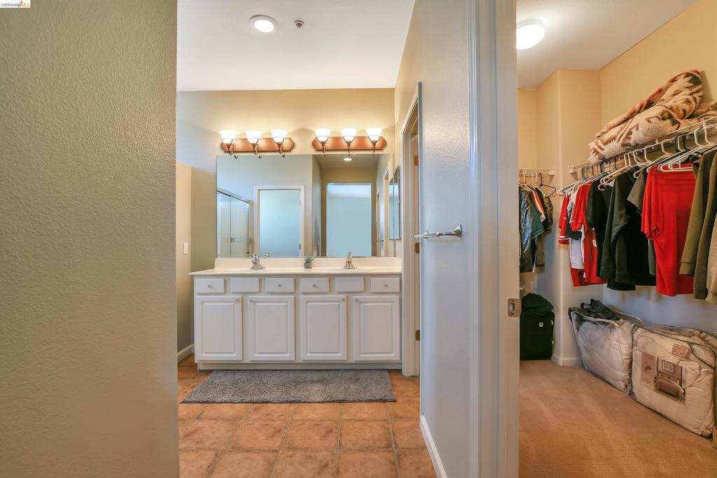 97 Lexington St Property Photo 22