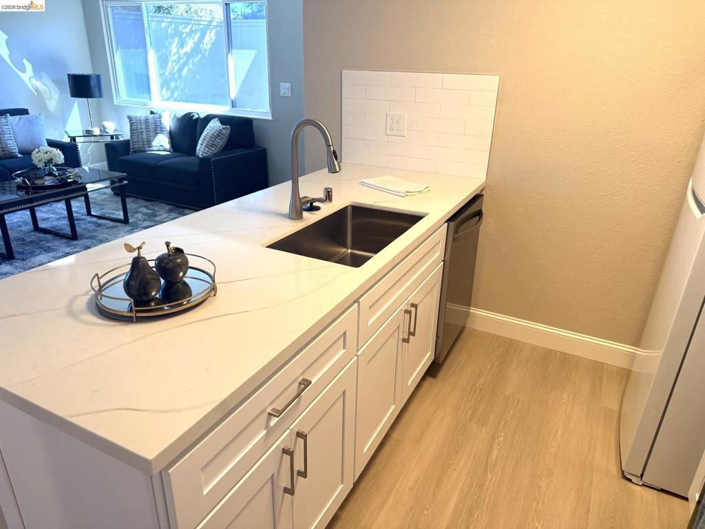 2501 Hampton Ln Property Photo 5