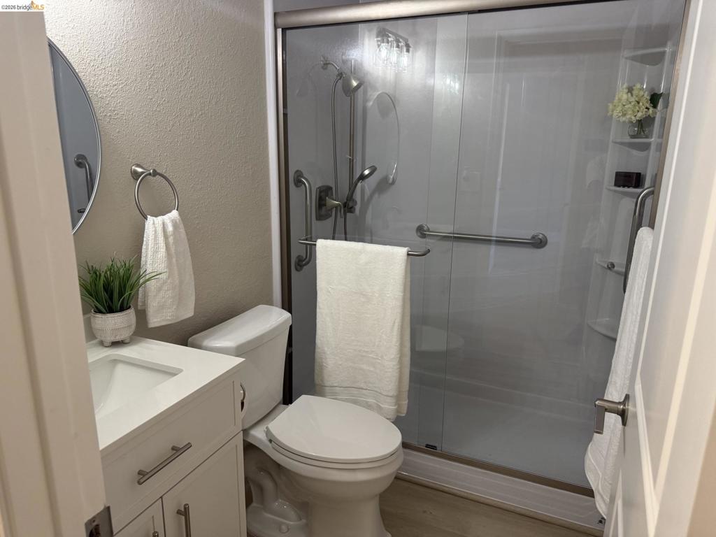 2501 Hampton Ln Property Photo 8