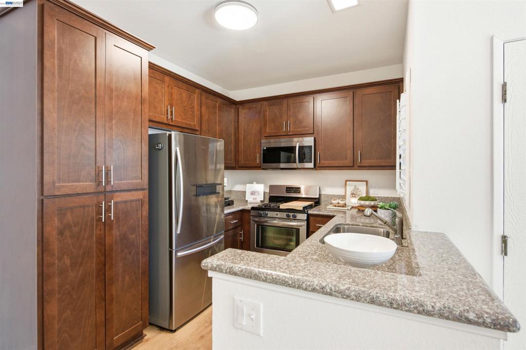 3655 Birchwood Ter 112 Property Photo 7
