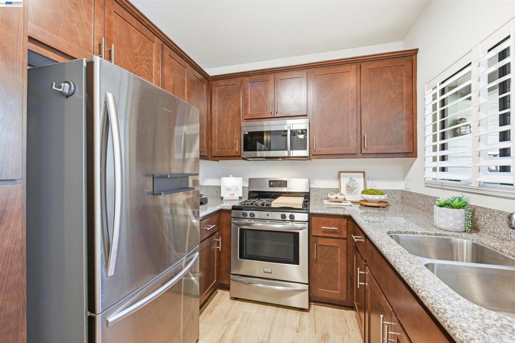 3655 Birchwood Ter 112 Property Photo 8