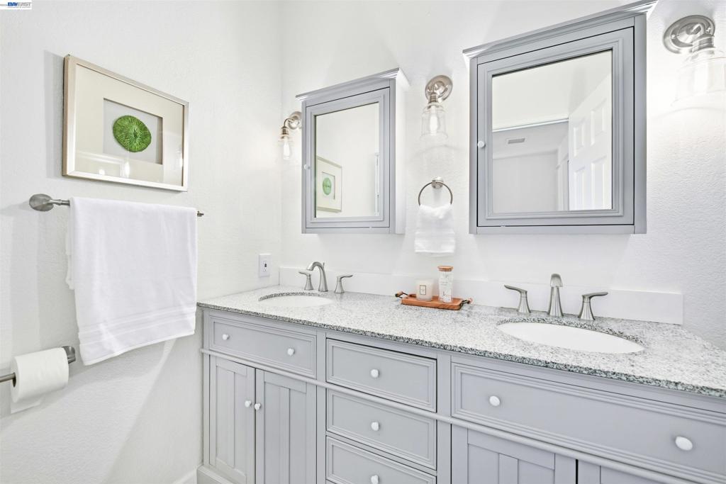 3655 Birchwood Ter 112 Property Photo 19