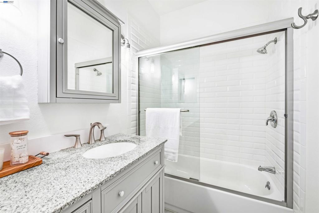 3655 Birchwood Ter 112 Property Photo 20