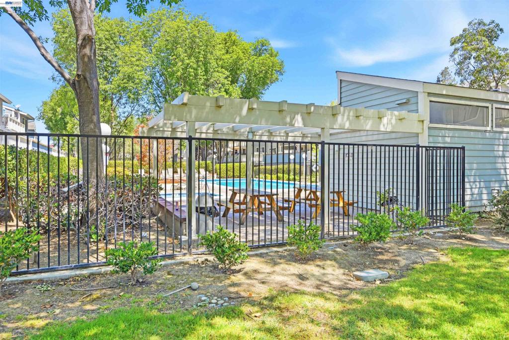 3655 Birchwood Ter 112 Property Photo 29