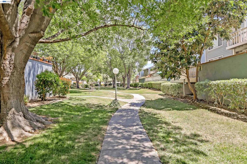 3655 Birchwood Ter 112 Property Photo 34