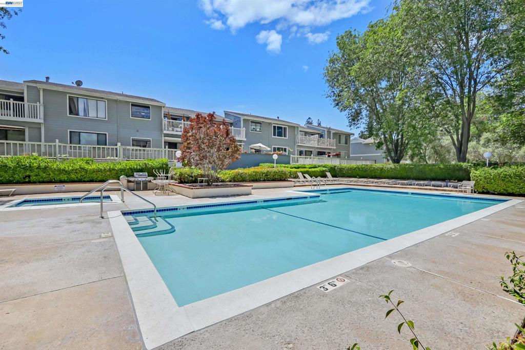3655 Birchwood Ter 112 Property Photo 36